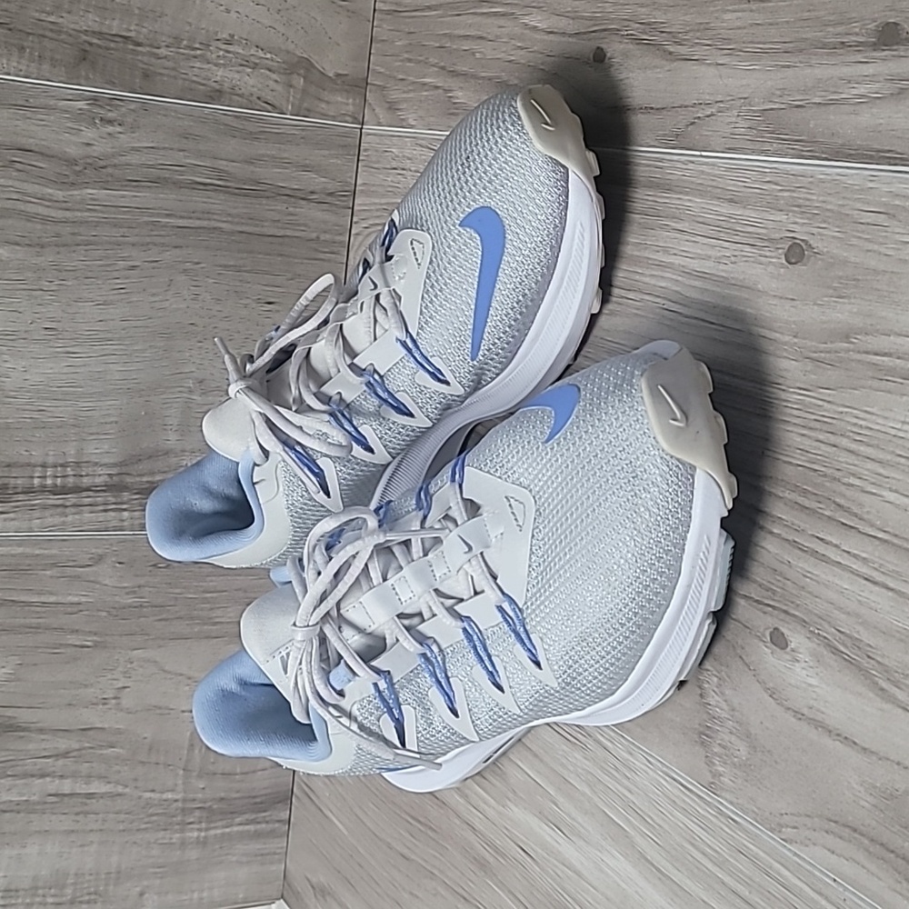 Nike Quest Womens Running Shoes Size 7 Platinum Grey Light Blue AA7412-008 - Picture 2 of 9